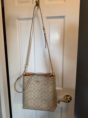 Coach Mollie Bucket Bag Signature Canvas Tan Crossbody Shoulder Bag